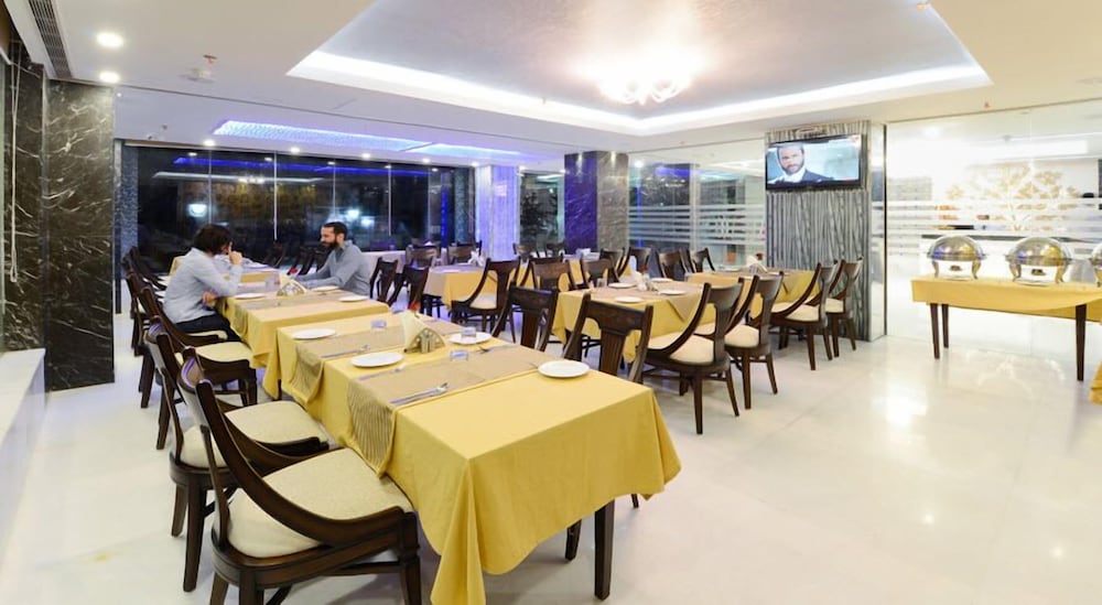 Hotel Atulyaa Taj 34/48