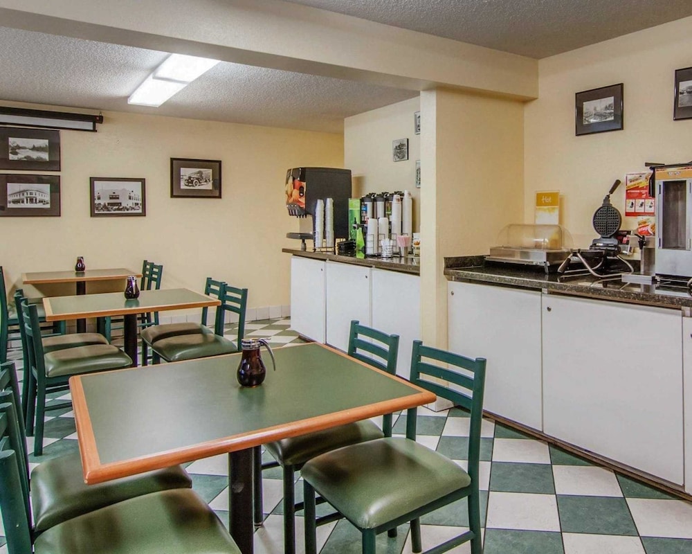 Quality Inn and Suites Medford Airport 41/51