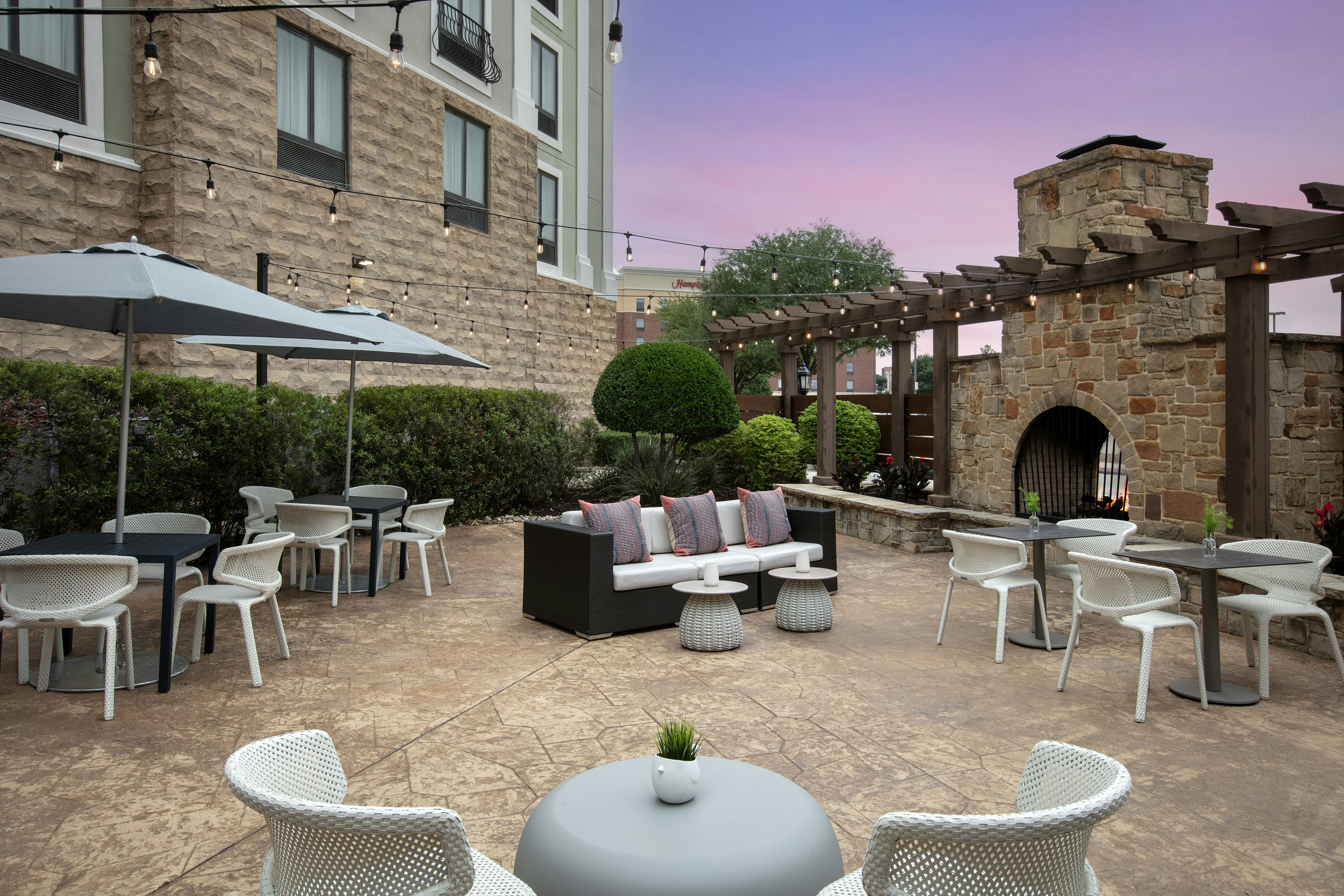 Hilton Garden Inn Dallas-Lewisville 76/79