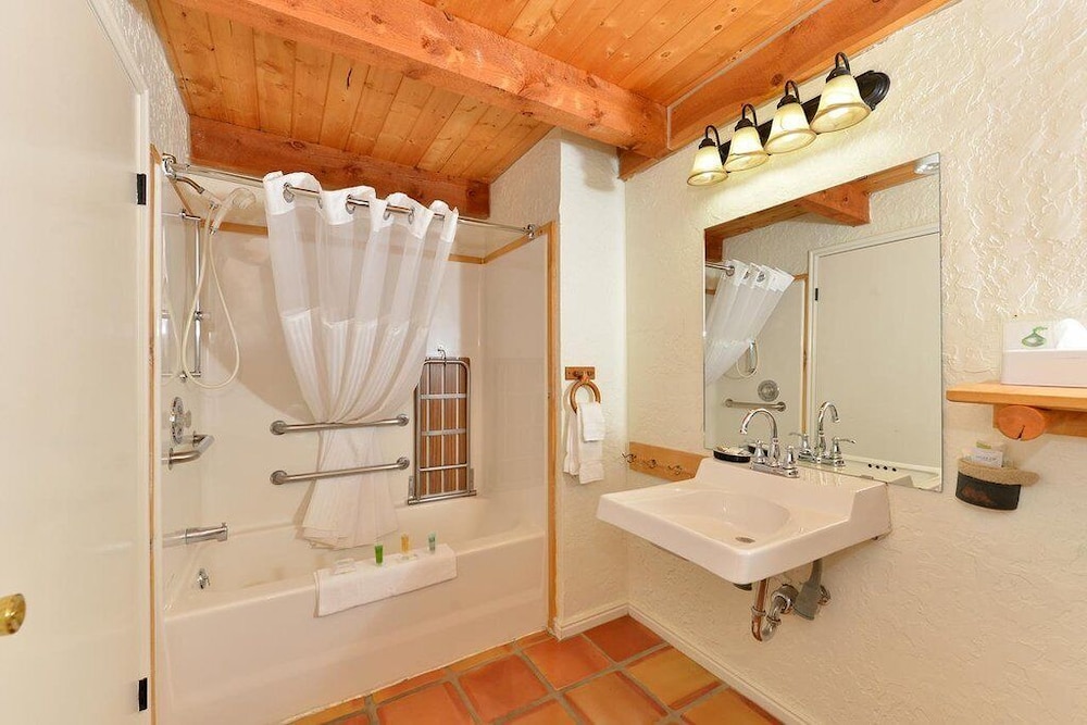 The Boulder Creek Lodge 64/64
