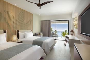 Club, Junior Suite, 2 Queen Beds, Ocean Front