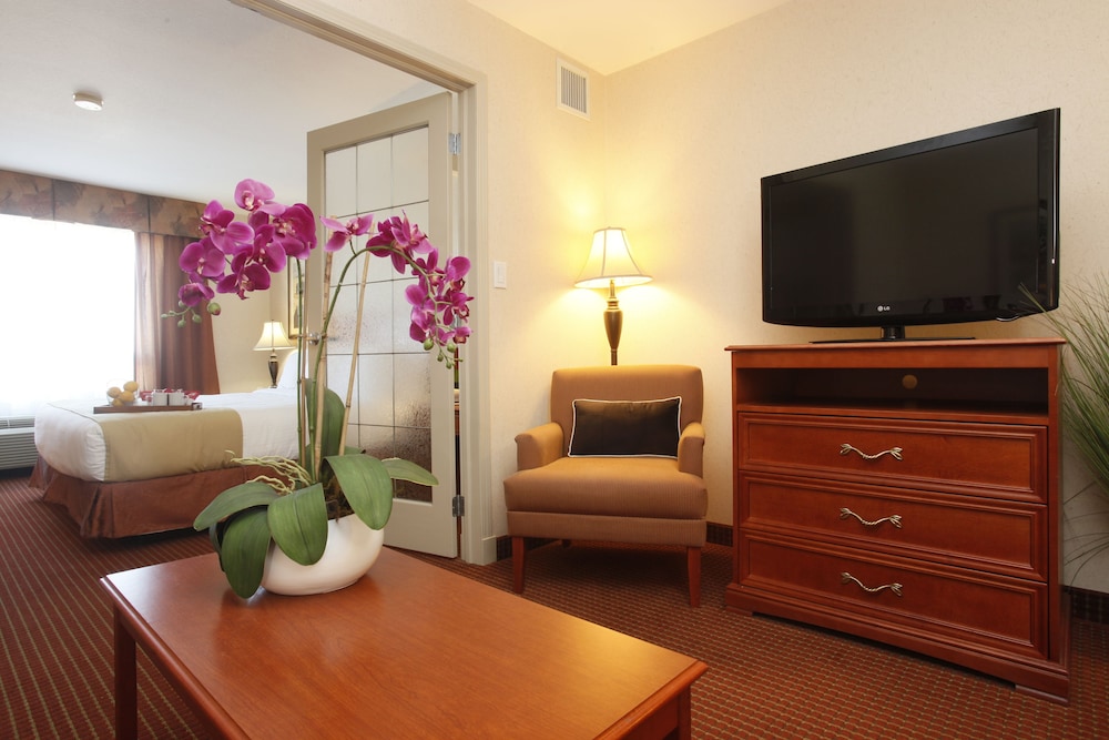 Stonebridge Hotel Dawson Creek 32/48