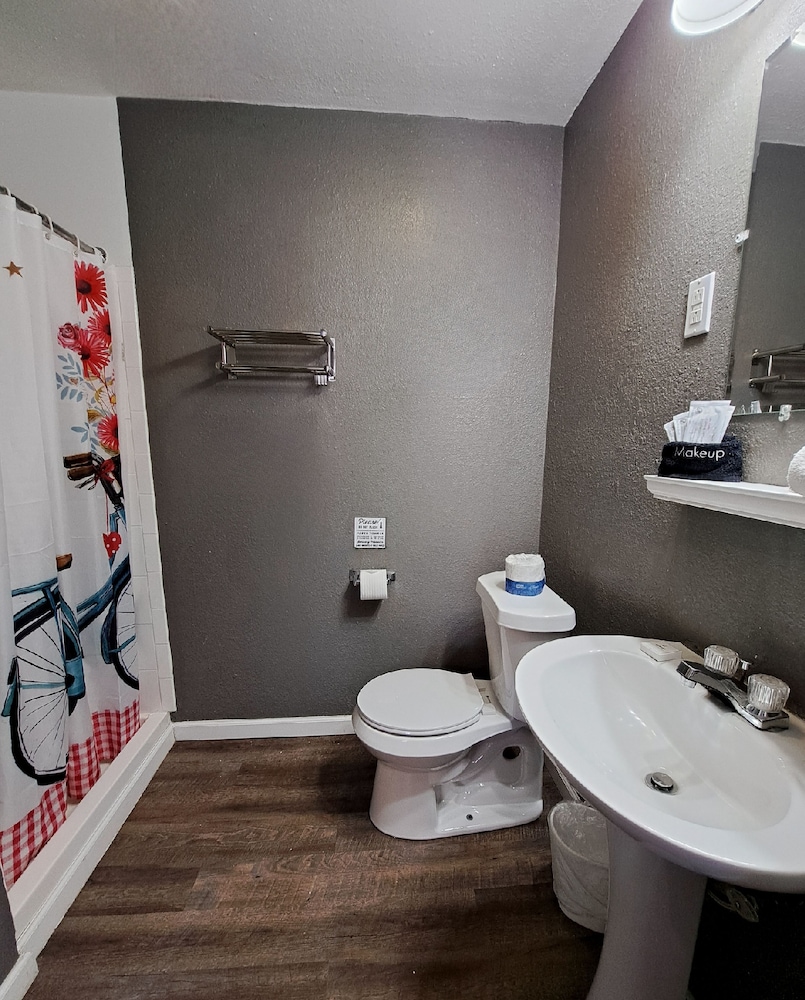 Buffalo Lodge Bicycle Resort 50/50