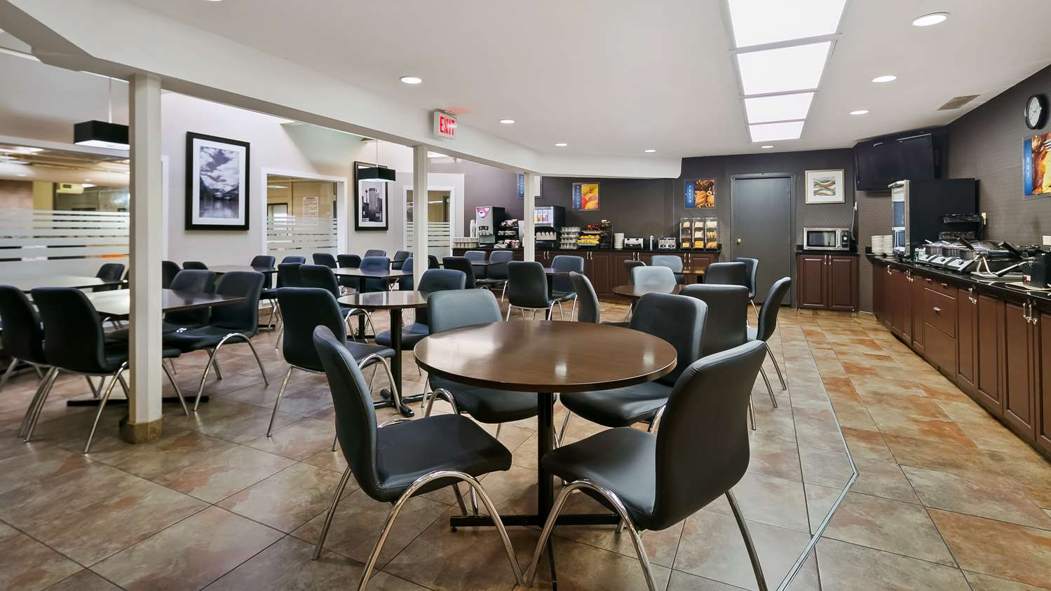 Best Western Airport Inn Calgary 24/30