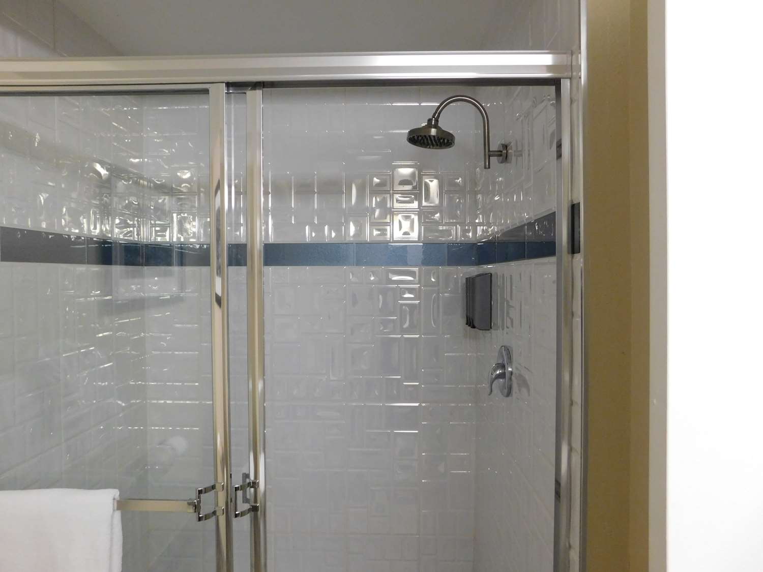 Best Western Plus Anaheim Orange County Hotel 24/36