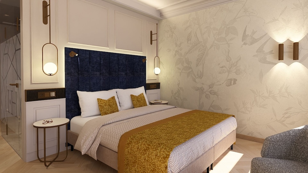 DELUXE, DOUBLE BED