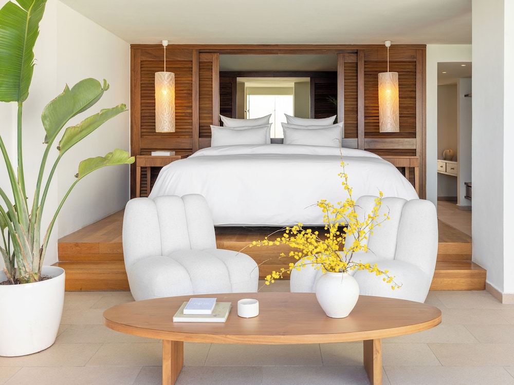 Junior Suite, King Bed, Water Front, Sofa, Private Pool