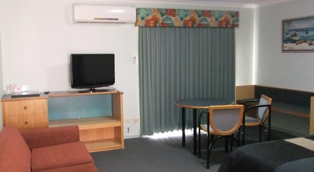 Heritage Resort Shark Bay 50/58