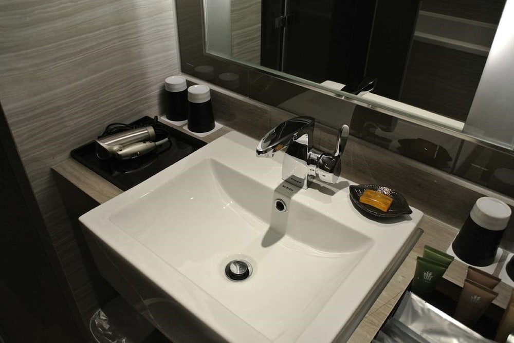 City Suites Kaohsiung Chenai 43/53