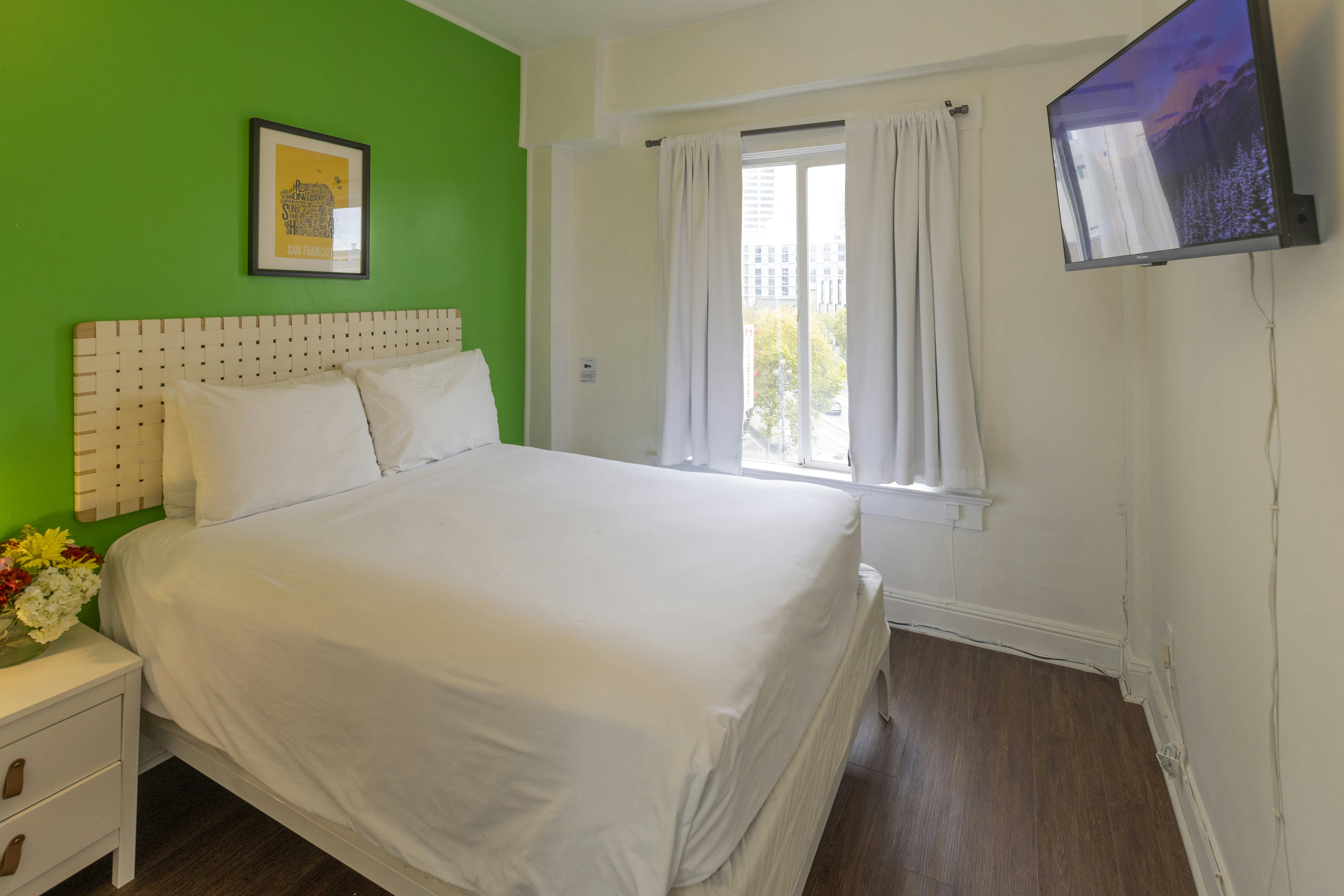 Edwardian Hotel 26/80
