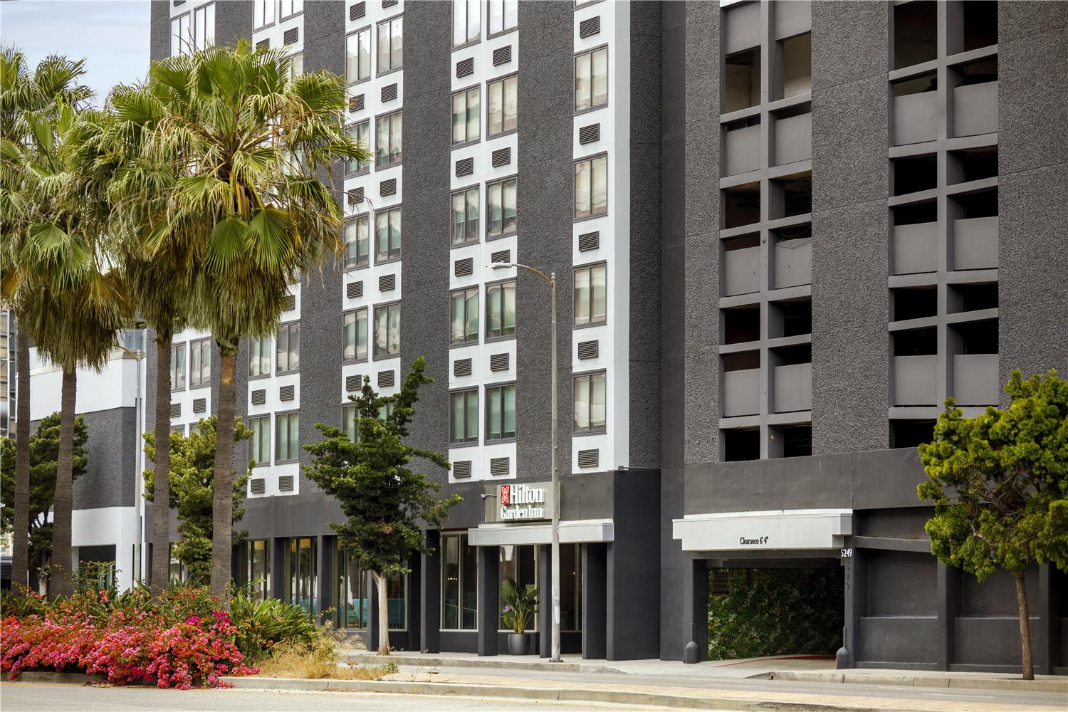 Hilton Garden Inn LAX Los Angeles Airport 13/60