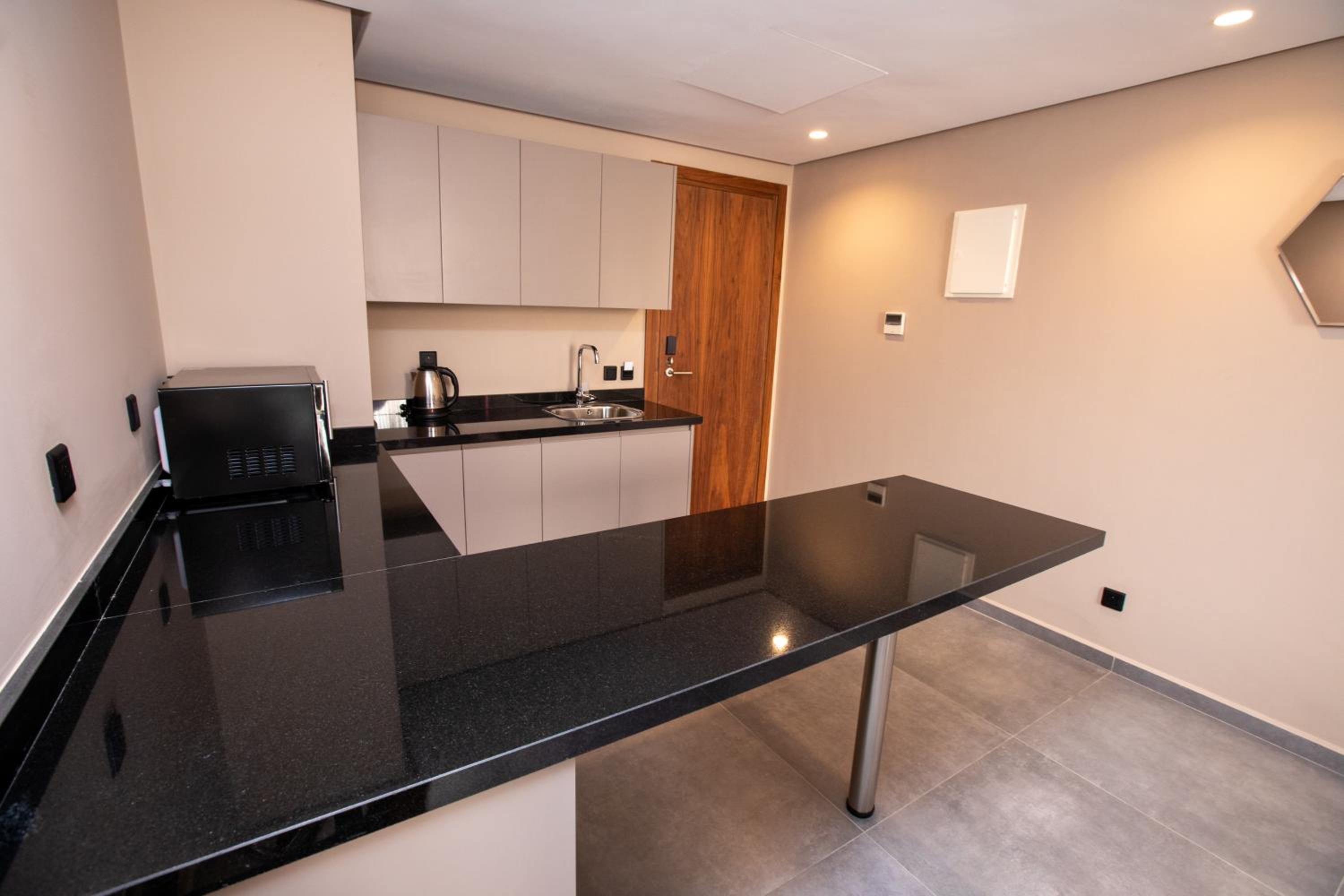 Address Hotel 42/50