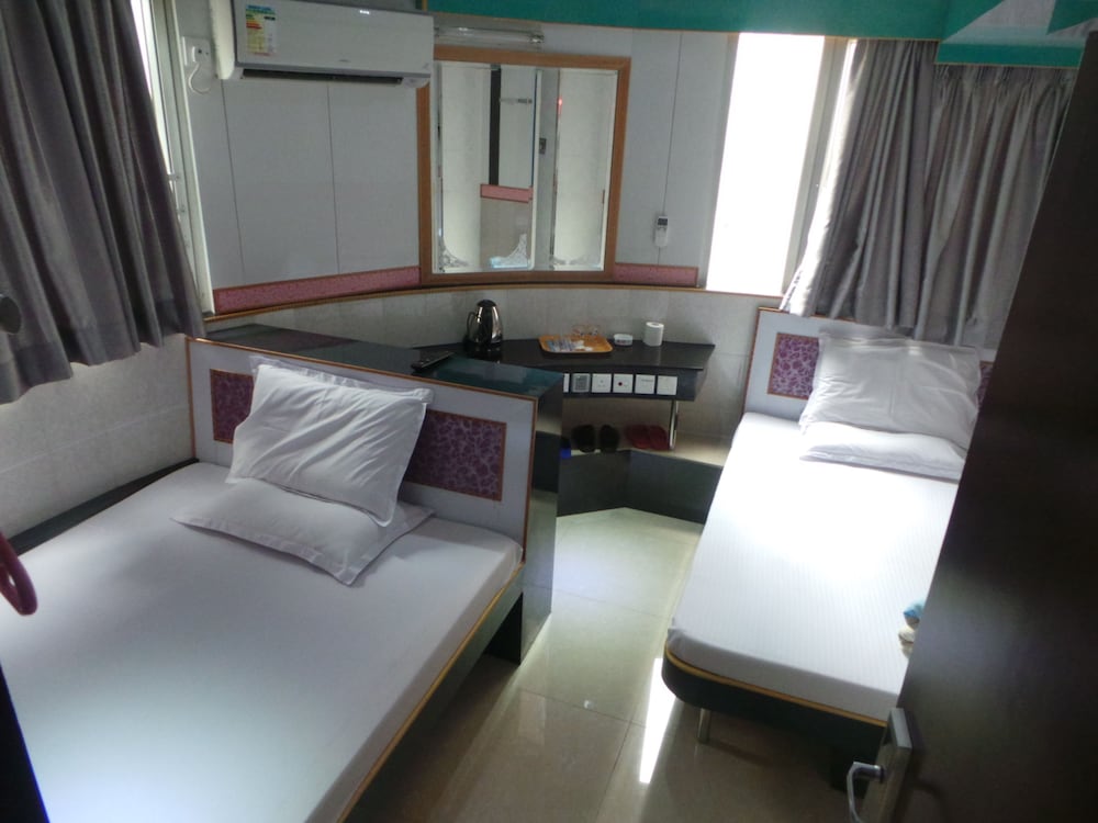 Yue Ka Hotel 12/17