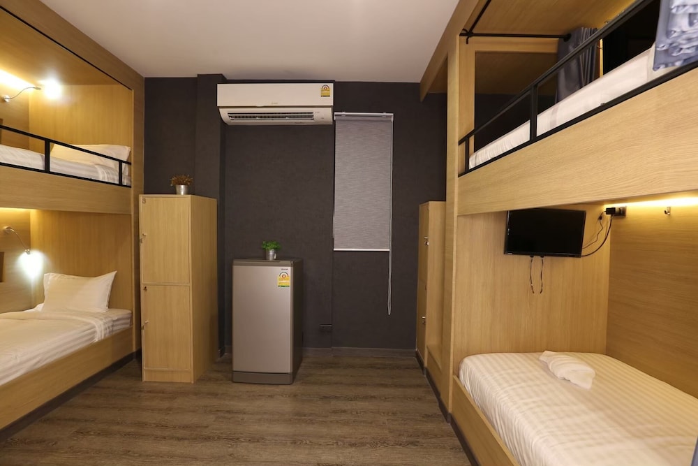 MIXED DORM, 4 BEDS