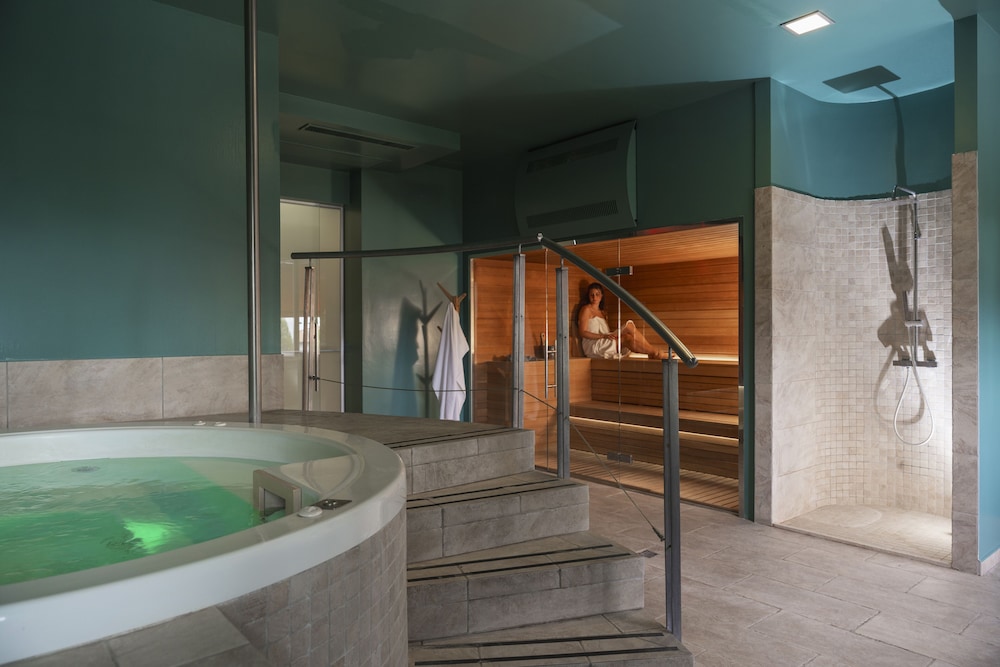 The Regent Boutique Hotel & Spa 43/67