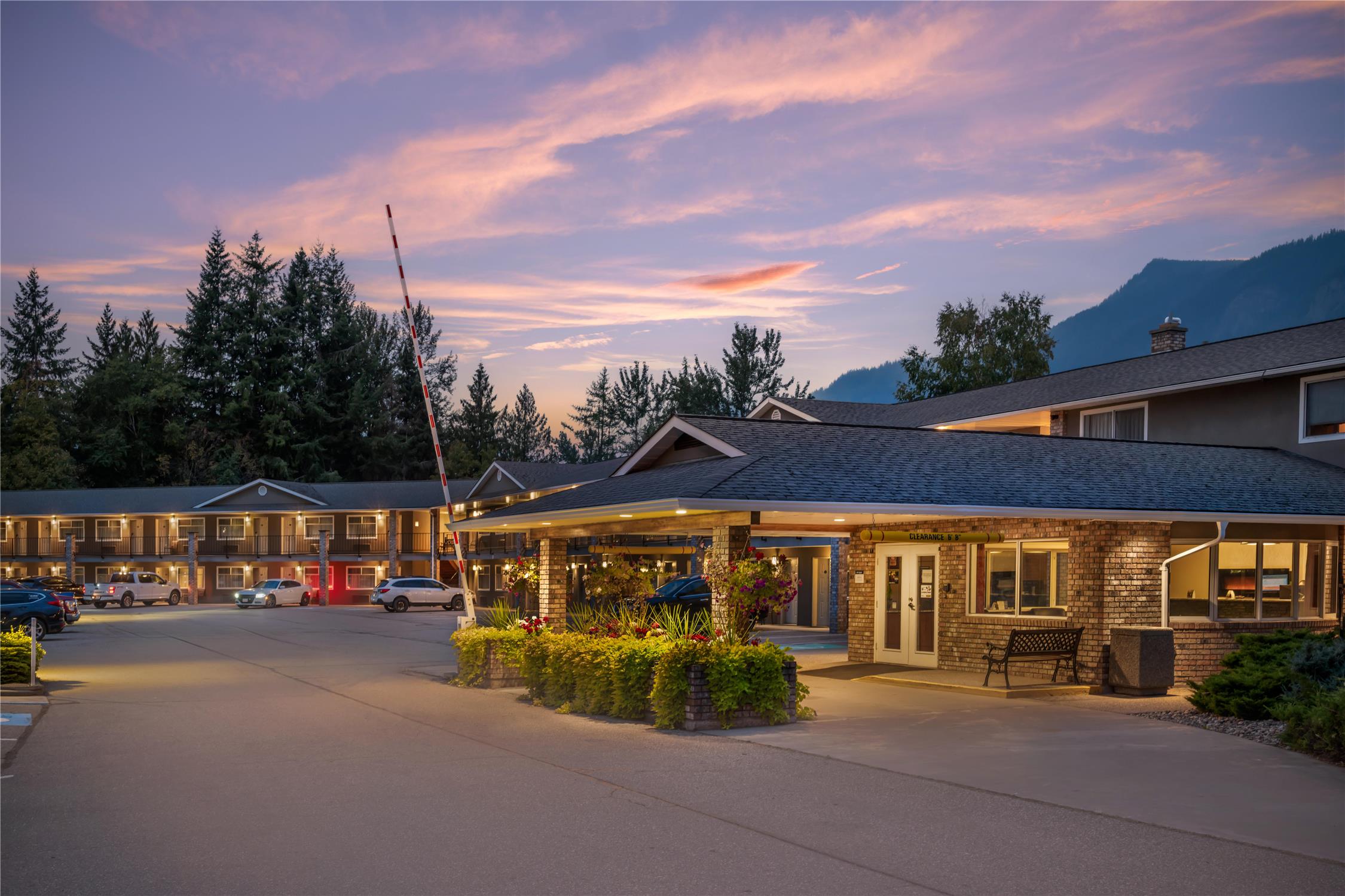 Best Western Sicamous Inn 1/30