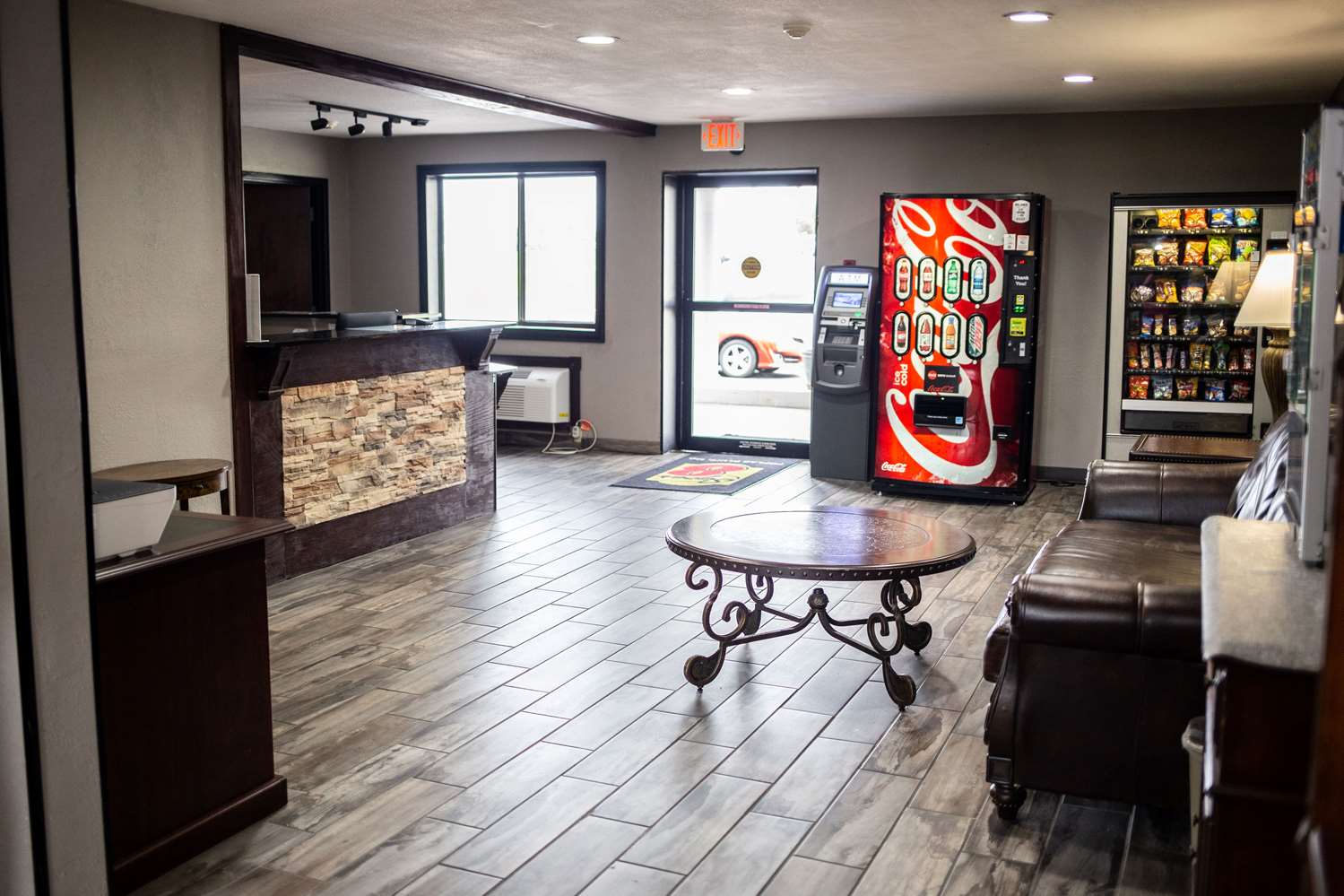 Super 8 by Wyndham Poplar Bluff Missouri 2/6