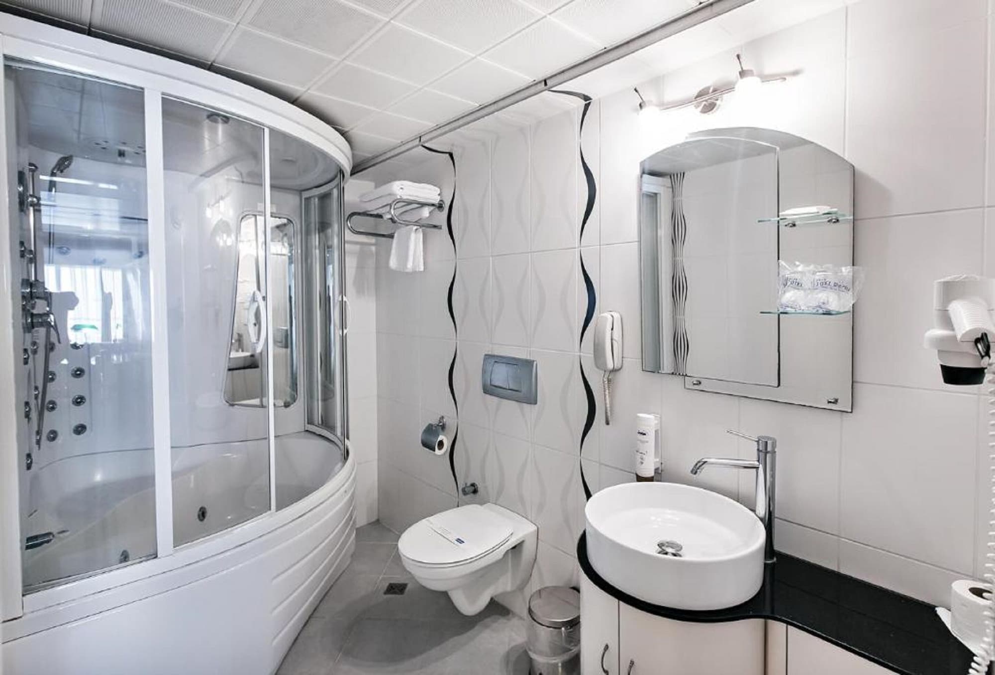 SUITE, SEA VIEW, BALCONY
