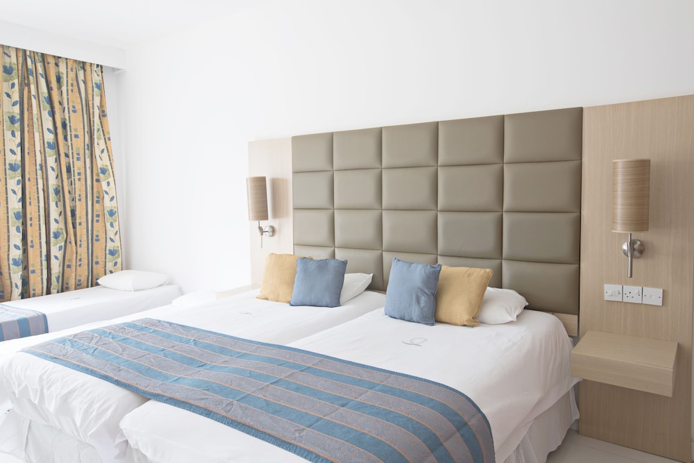 1 BEDROOM, FAMILY, BALCONY