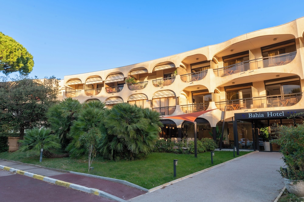 Bahia Hotel 6/50