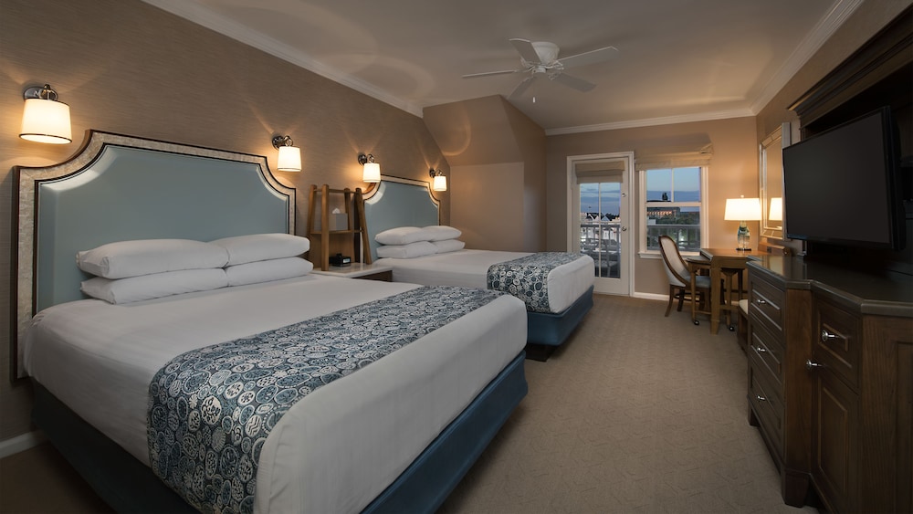 Disneys Beach Club Resort 8/50