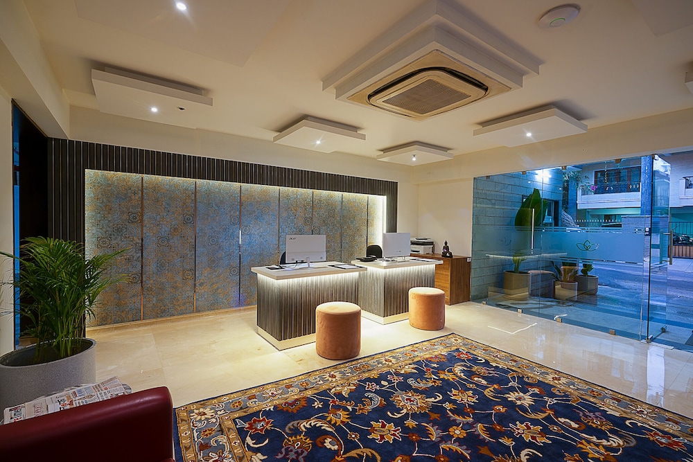 Grand Continent, Malleshwaram - A Sarovar Portico Affiliate Hotel 8/54
