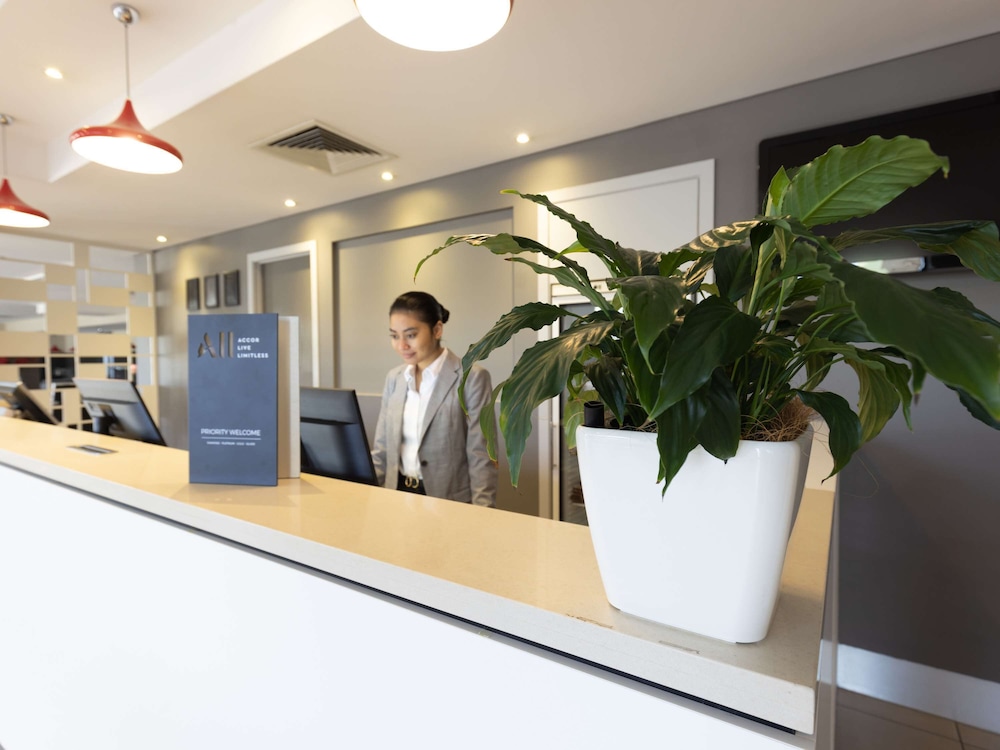 Mercure Brisbane Garden City 12/67