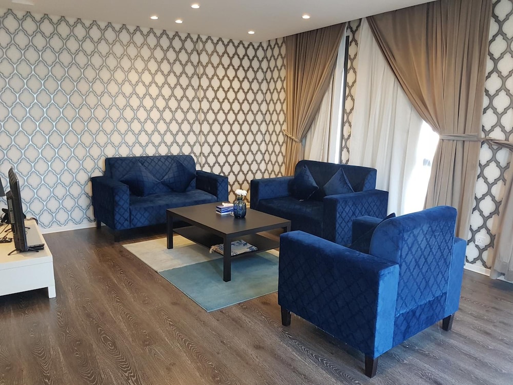 Magic Suite Hotel Salmiya 36/51