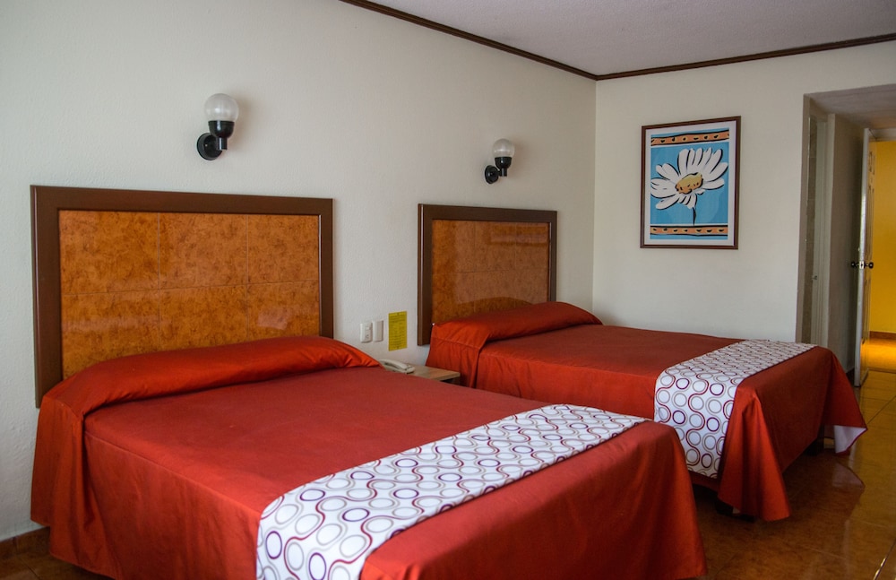 ROOM, DOUBLE BED