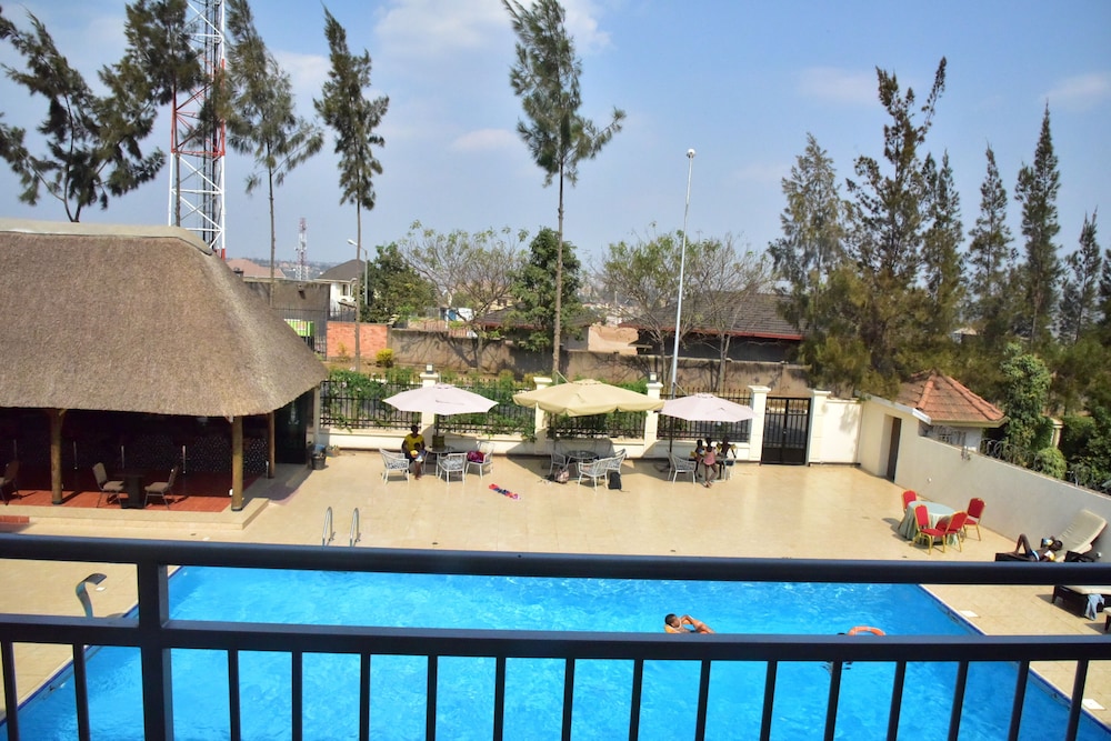 Great Seasons Hotel 9/61