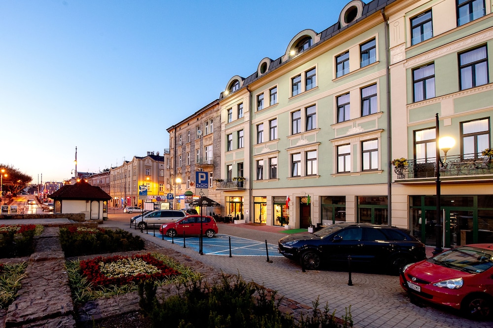 Plaza Boutique Hotel 62/68