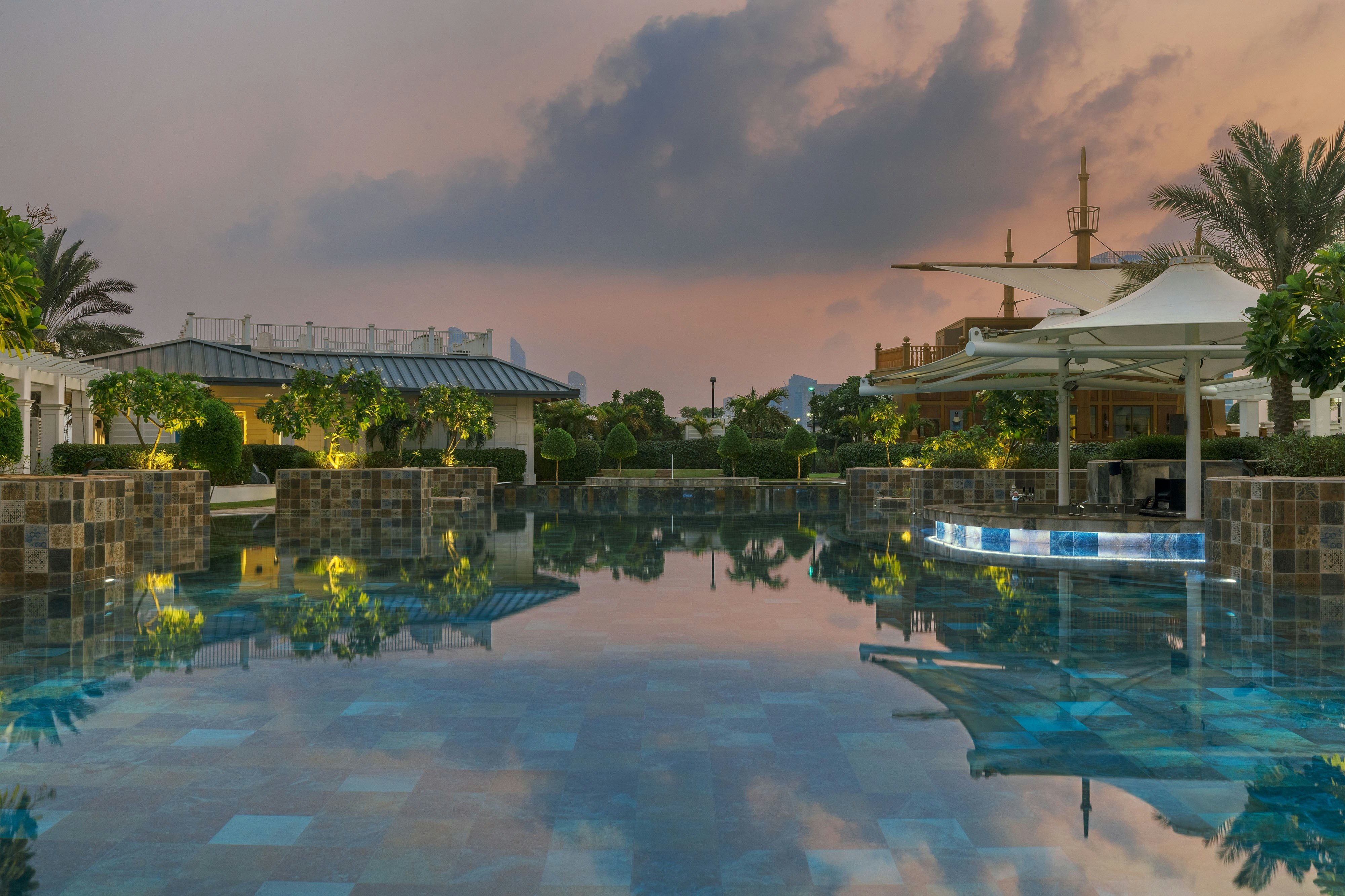 The St Regis Abu Dhabi 83/85