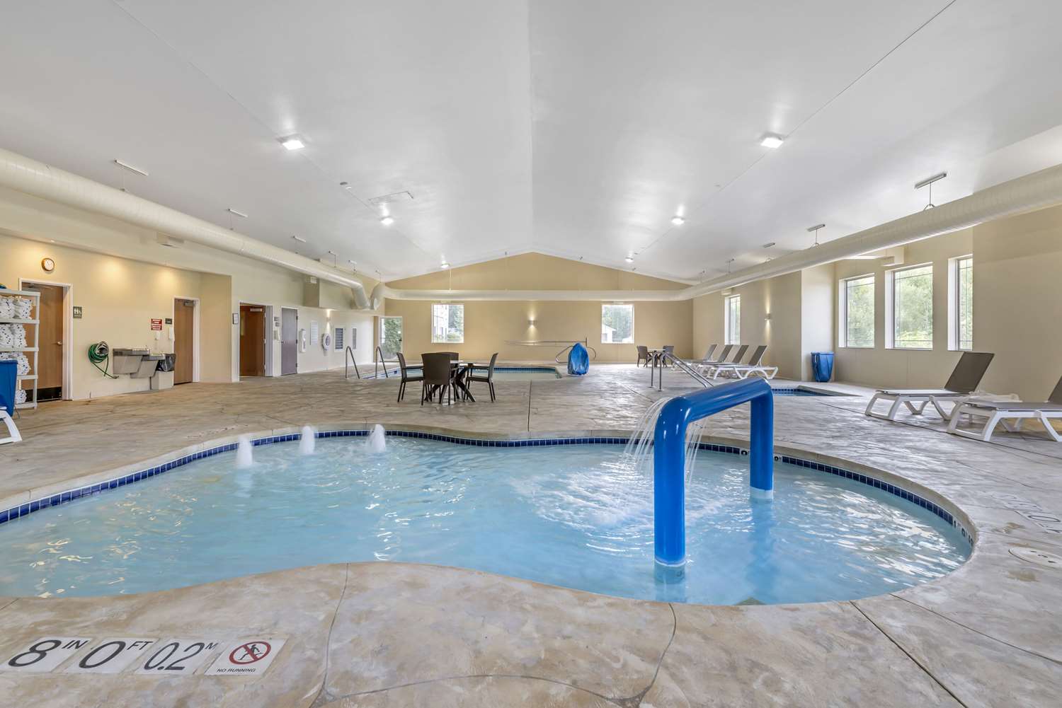 Comfort Suites Lake Geneva East 16/46