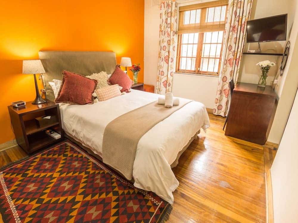 Mackaya Bella Guest House 12/71