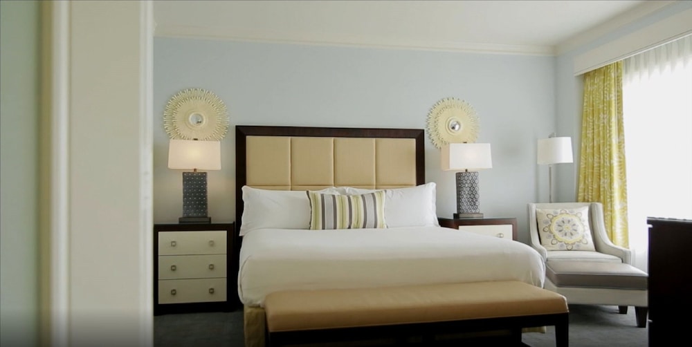 Ritz Carlton Naples 11/64