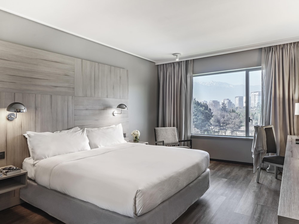 SUPERIOR, KING BED