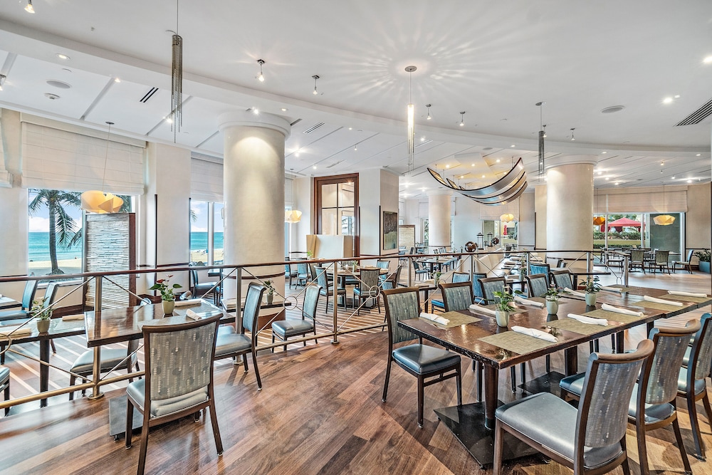 Palm Beach Singer Island Resort and Spa Luxury Suites 27/50