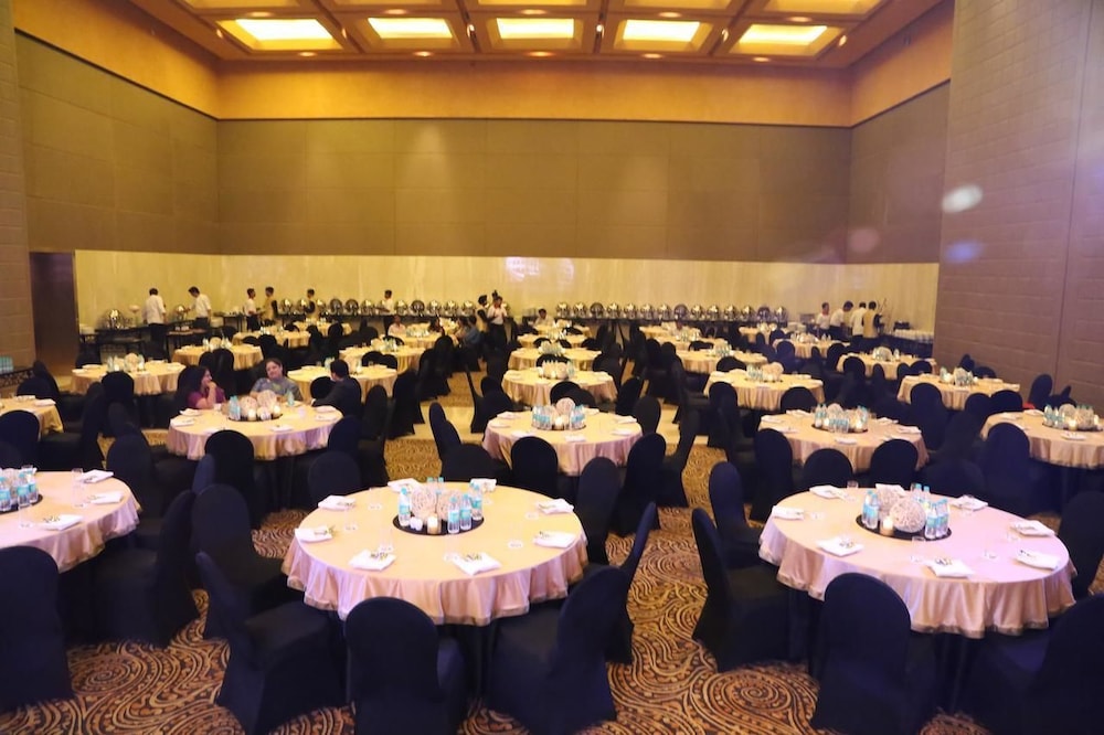 The Lalit Great Eastern Kolkata 57/65