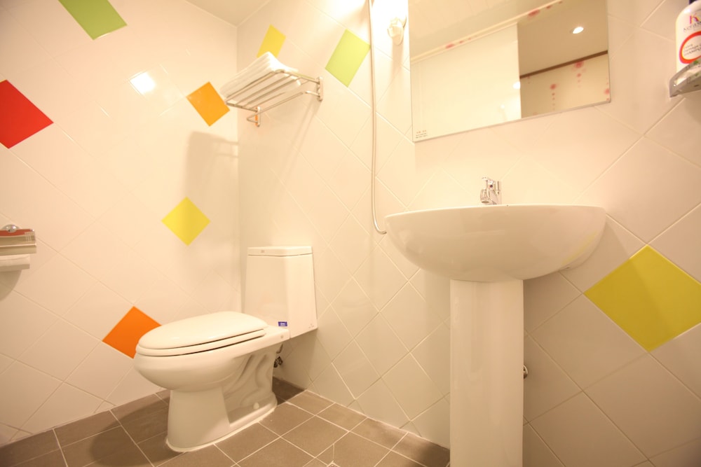 غرفة قياسية ثلاثية بسرير مزدوج وسرير فردي، Myeongdong Mom House 3/3