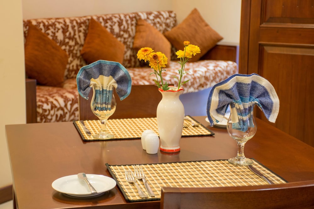 Ceyloni Inn 43/58