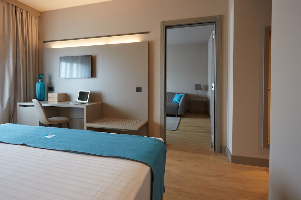 DC Hotel International 15/64