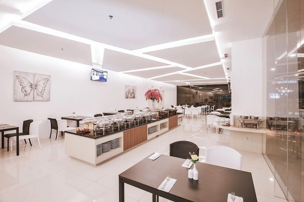 The Azana Hotel Airport Semarang 26/37