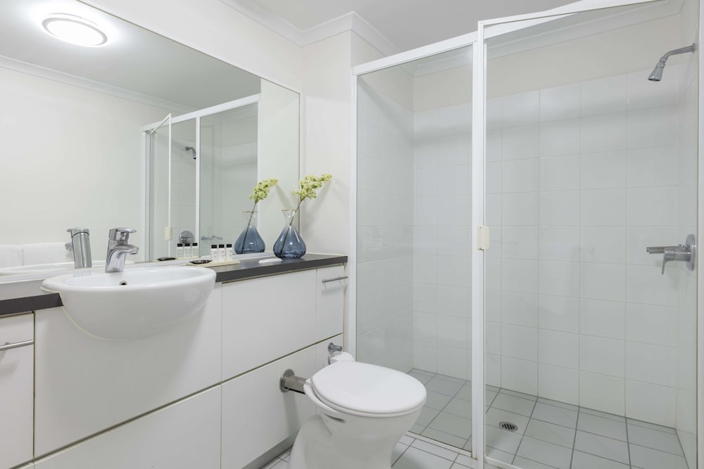 Oaks Brisbane River City Suites 11/72