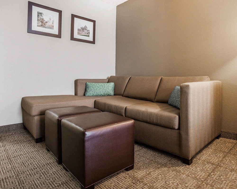 Comfort Inn And Suites Moberly Ex Holiday Inn Express Moberly 22/36