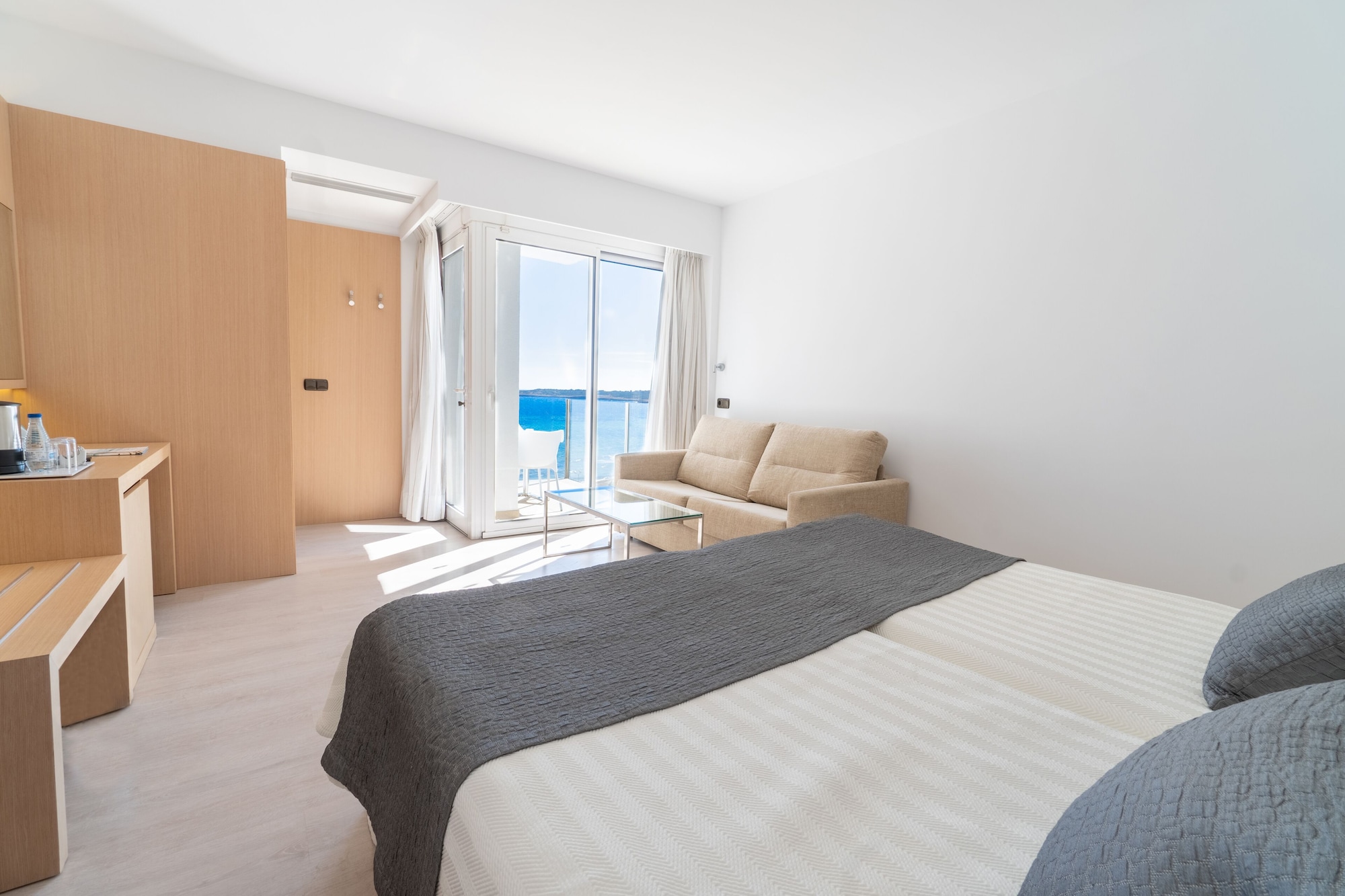 JUNIOR SUITE, SEA VIEW, BALCONY