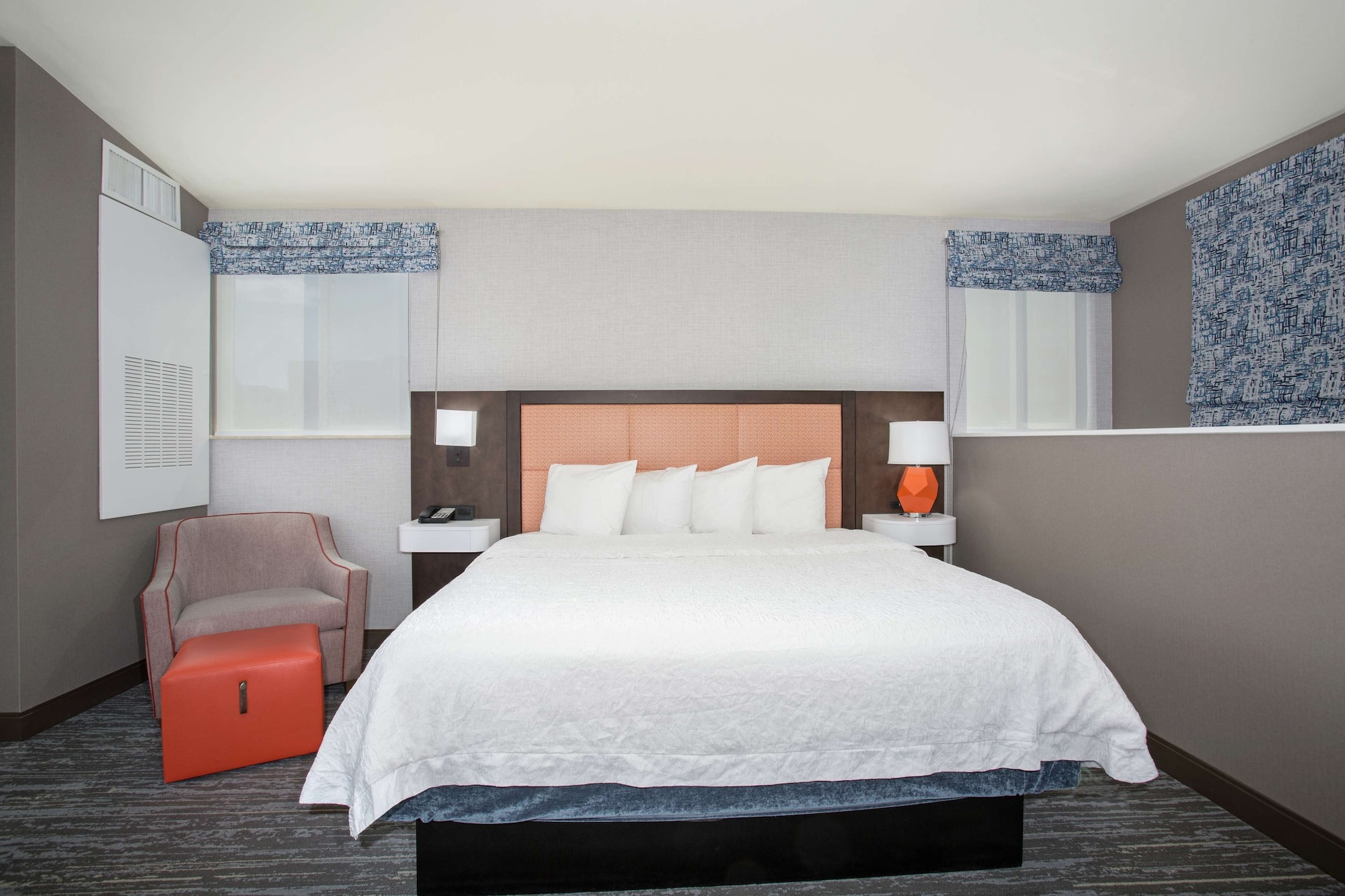جناح بسرير كينج مع أريكة، Hampton Inn Suites Denver Downtown 2/3