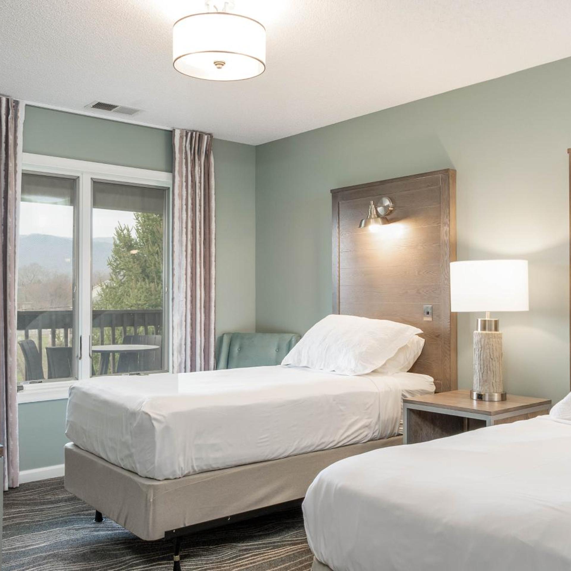 Woodstone Deluxe 2 Bedroom Condo with Partial Kitchen