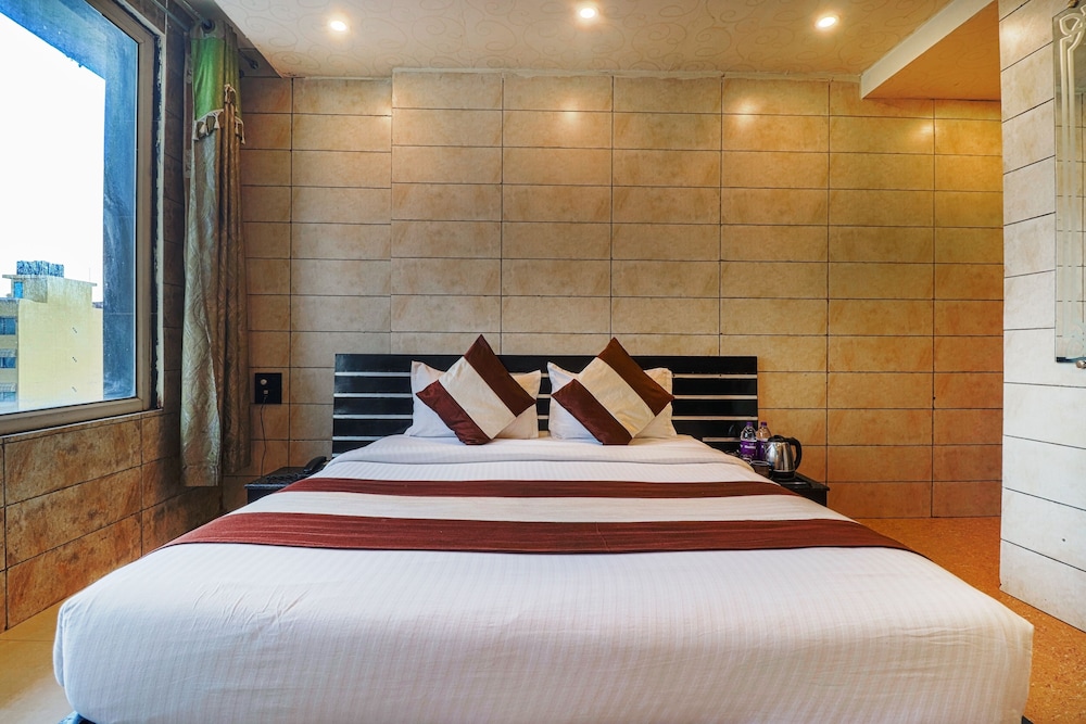 HOTEL GRAND SHIVA 30/50
