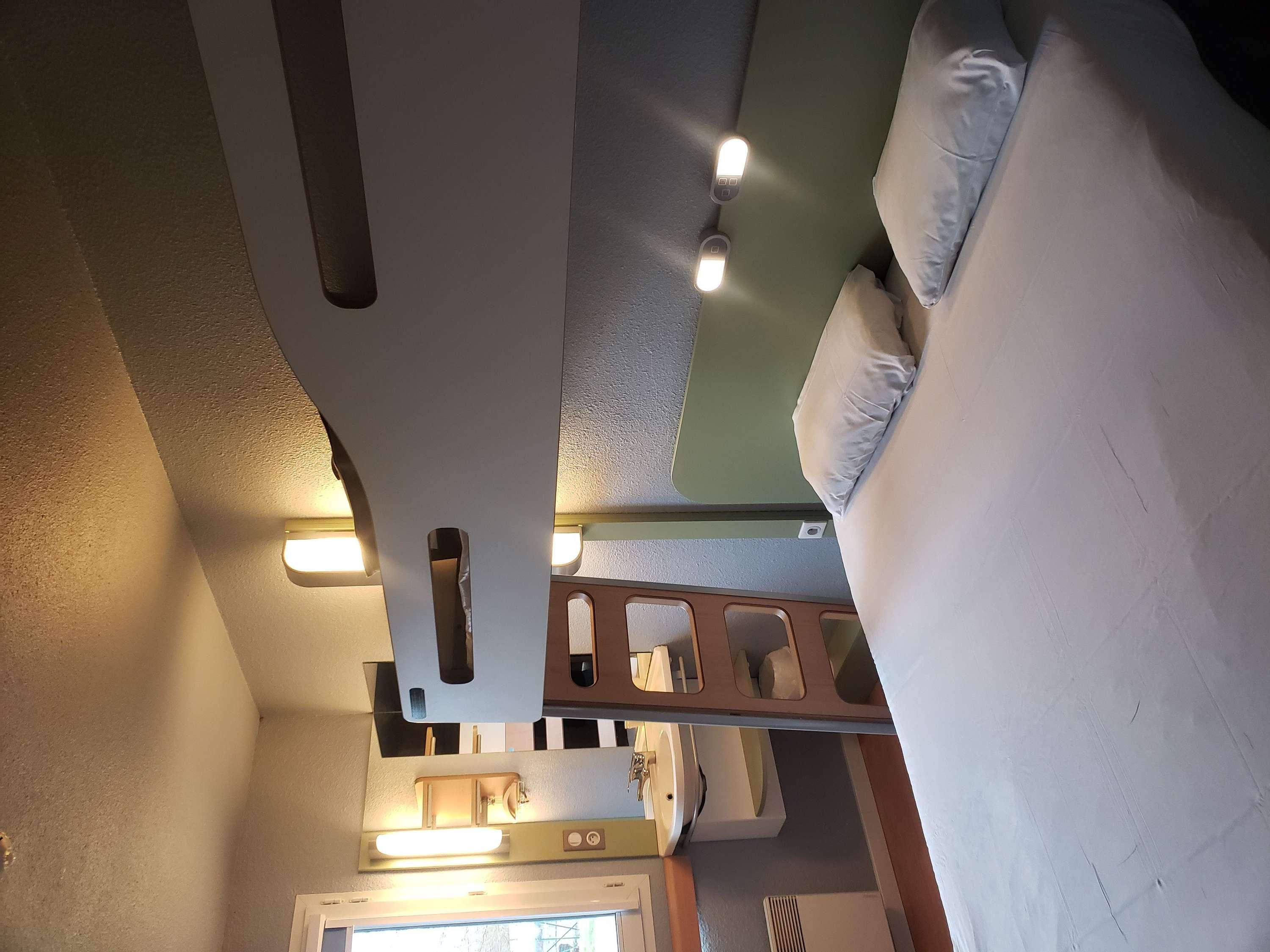 ibis budget Dommartin les Cuiseaux 17/30