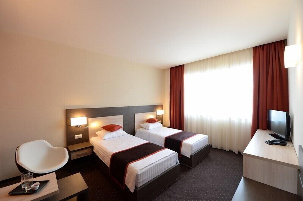 Galaxy Hotel 10/30